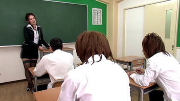 Cool Japanese teacher entices her students and engages in a gang sexual experience in a hospital.