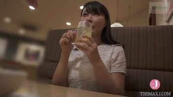 2 girls meet at a Japanese gastropub and engage in a threesome with one of them being a solo player.