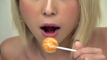 Trampy Japanese homemade video: Trampy tongue mechanism makes you horny as hell!