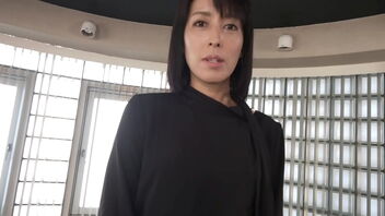 Married dame Kaori Asagoe's first adult film shoot with a compilation of the best scenes.